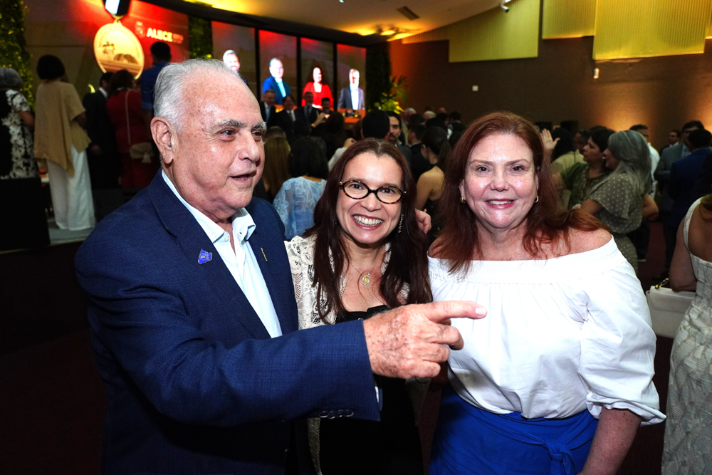 Roberto Pessoa, Tânia Mara E Fernanda Pessoa (2)