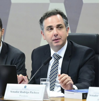 Rodrigo Pacheco retira nome da disputa pelo Governo de Minas e anuncia saída da política após mandato no Senado