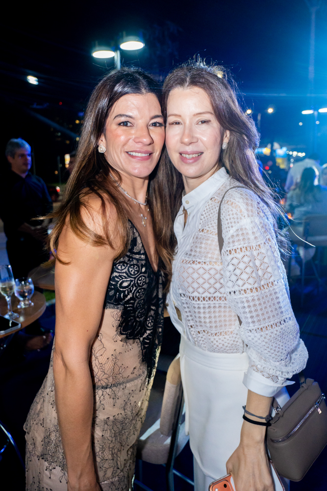 Rossana Carvalho E Lara Fujita
