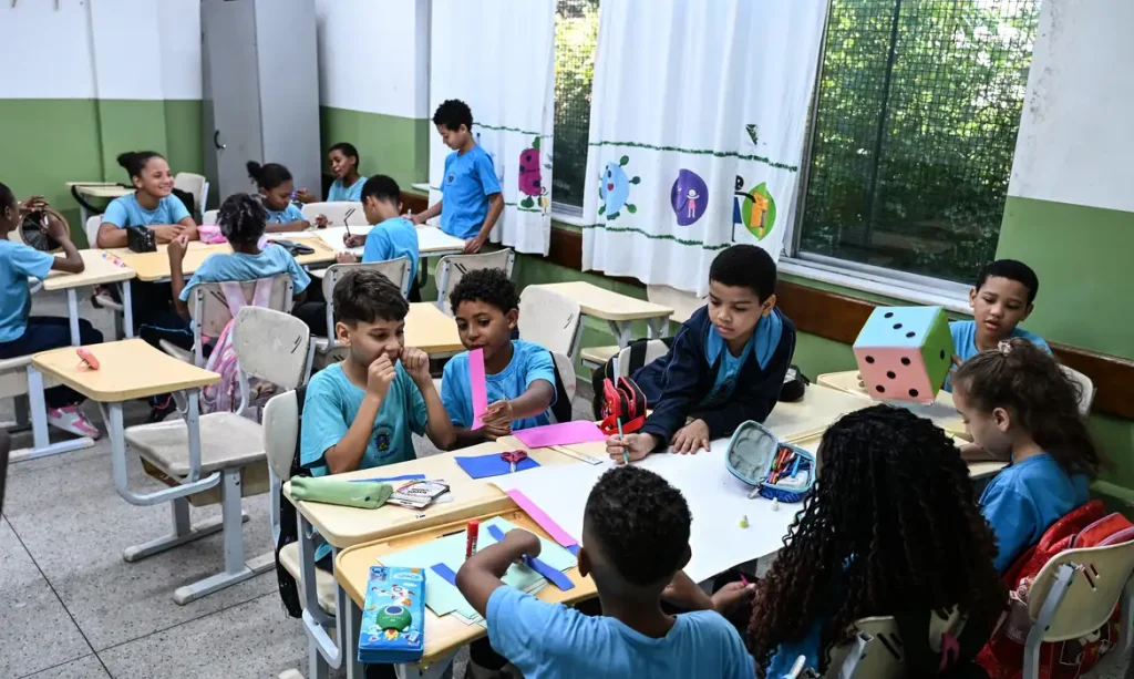 Sala De Aula, Alunos, Educação Foto Leia Brasil Divulgação