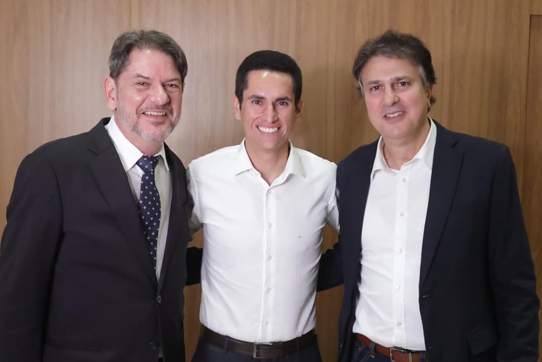 Domingos Neto mobiliza governistas durante agenda da Marcha dos Prefeitos