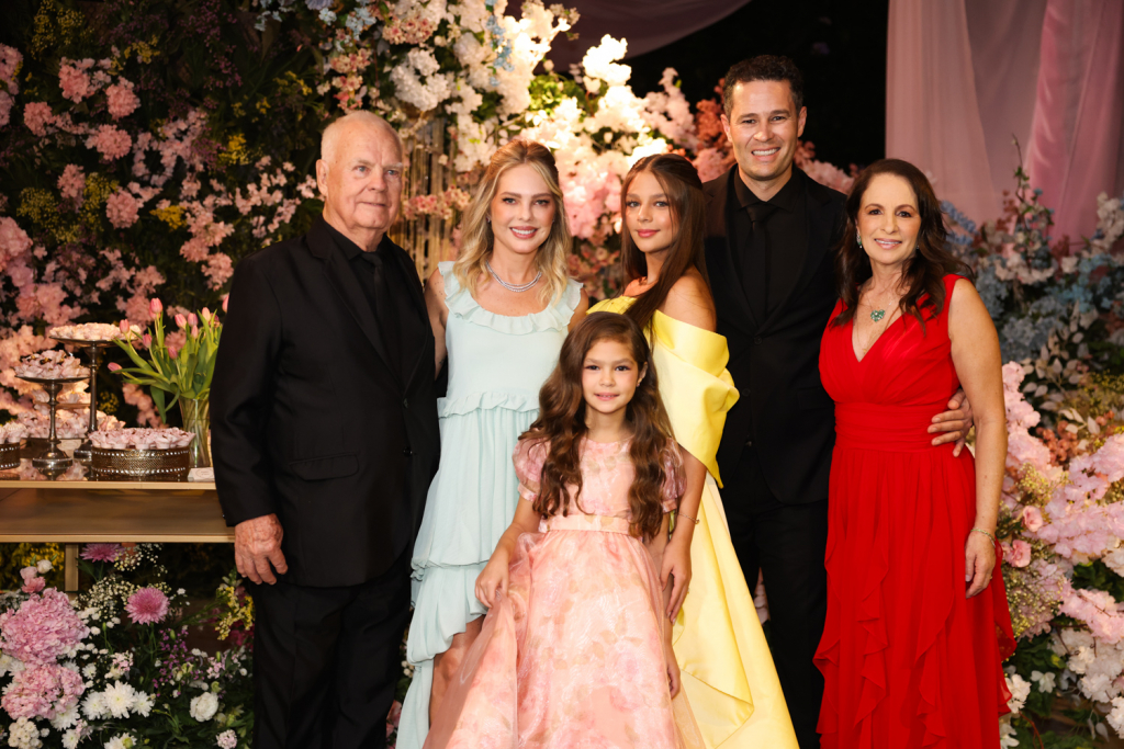 Sr. Fred, Thais Gebelein, Maria Vitória, Maria Sophia, Pedro Leonardo E Cida Dantas