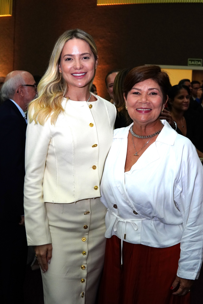 Tainah Marinho Aldigueri E Jô Farias
