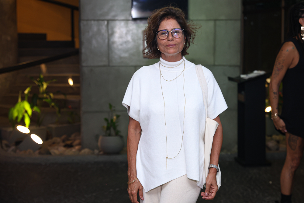 Estreia "o Funcionário Que Pede Para Não Ser Identificado"