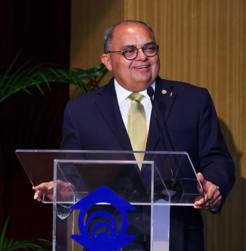 Ministro Teodoro Silva Santos celebra aniversário com reconhecimento na magistratura nacional