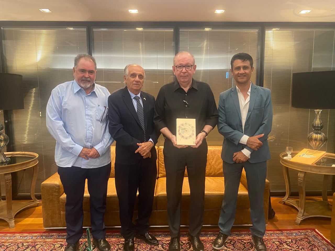 FIEC aproxima indústria e cultura ao receber apresentação do Programa de Educação Musical da OCB