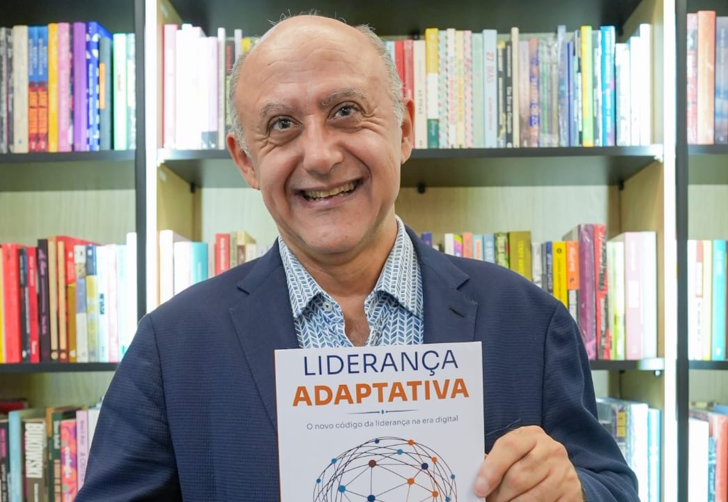 Fortaleza recebe lançamento de livro sobre liderança adaptativa após agenda internacional