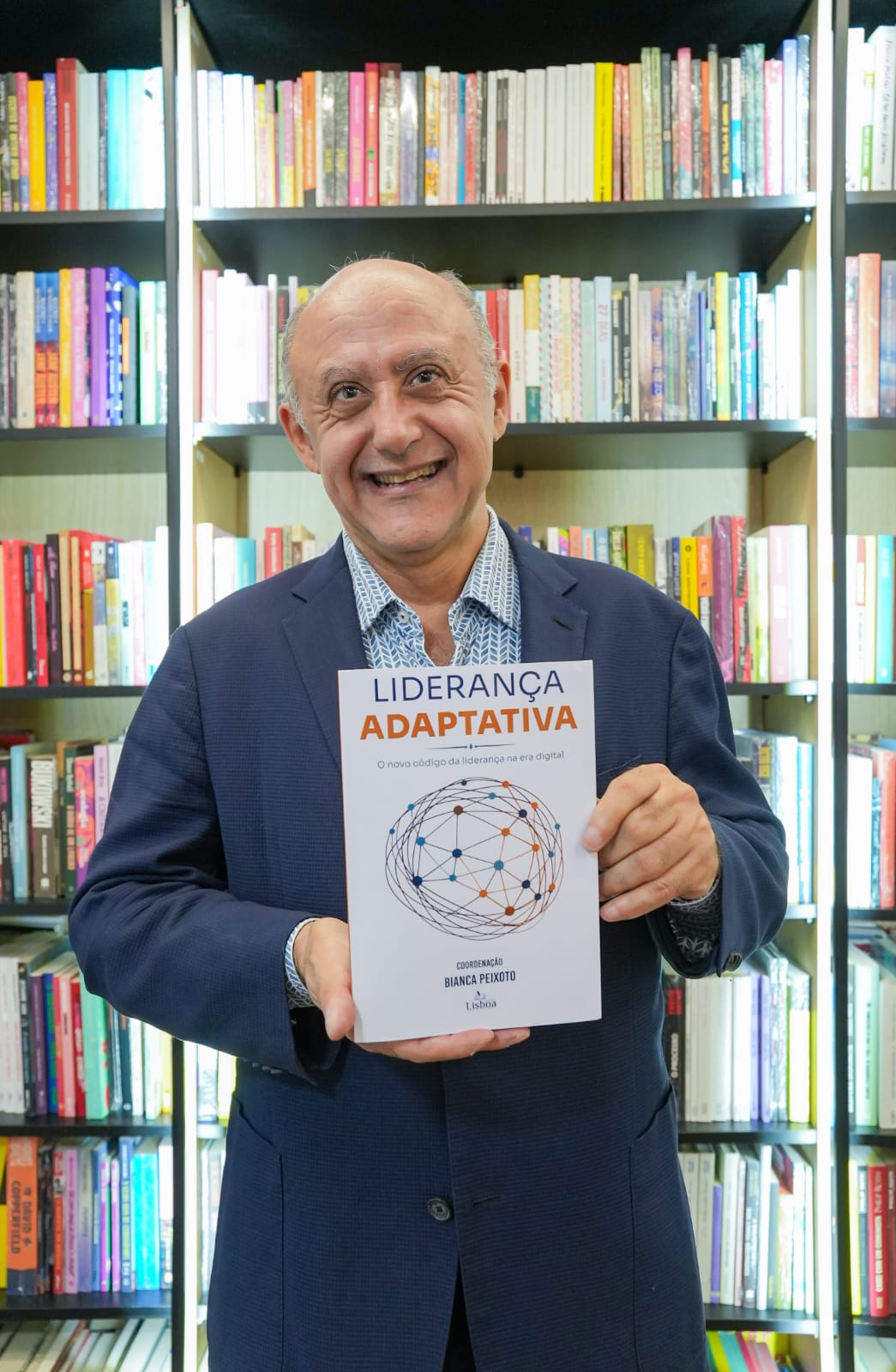 Fortaleza recebe lançamento de livro sobre liderança adaptativa após agenda internacional