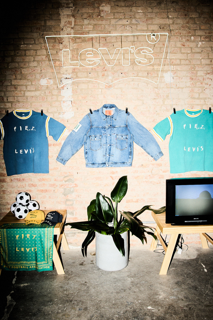 055a5611levis