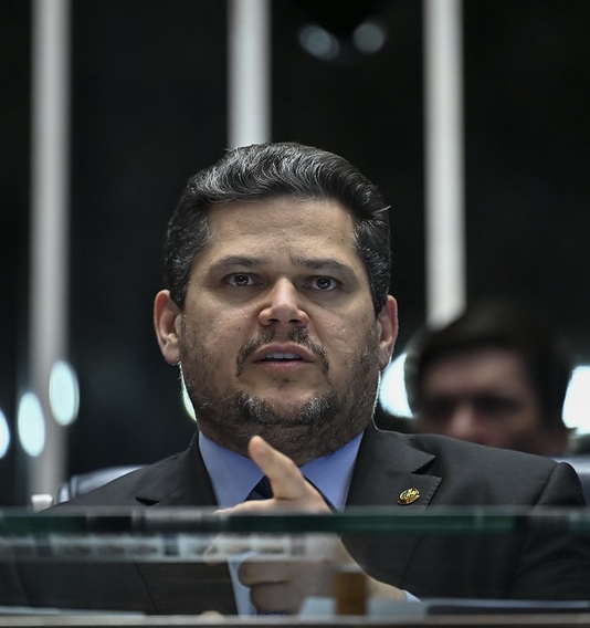 Senado cobra definição do governo e aproxima PEC do BC de votação em Plenário