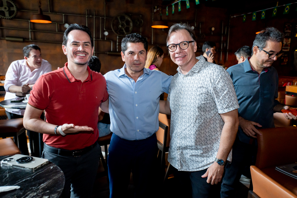 Adriano Cunha, Pompeu Vasconcelos E Carlos Henrique Santiago