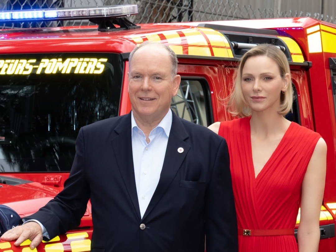 Príncipe Albert II e Princesa Charlène acompanham apresentação da nova frota de emergência do GP de Mônaco