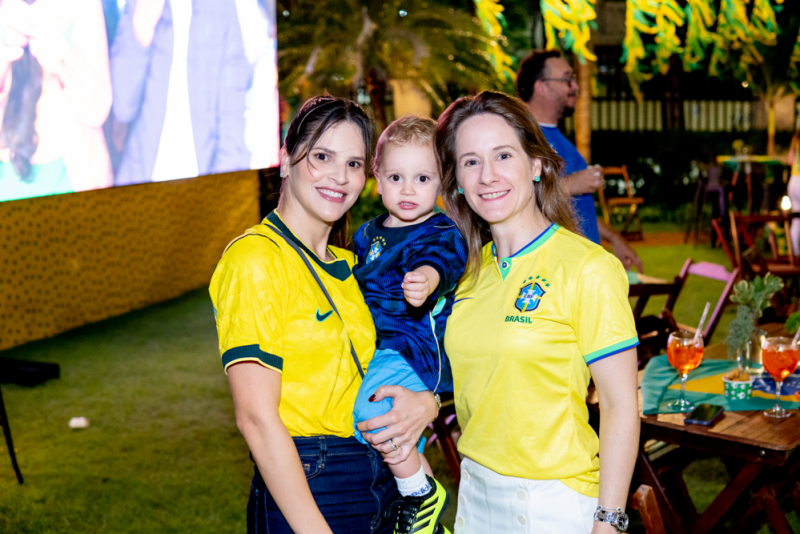 Copa 2026 - Sandra Arraes e Rocha Neto recebem amigos para noite de futebol e confraternização