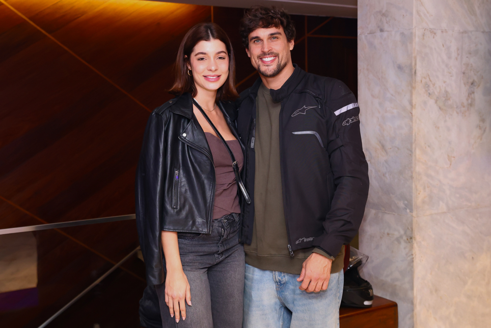 Famosos(as) Fazem Leitura Dramática