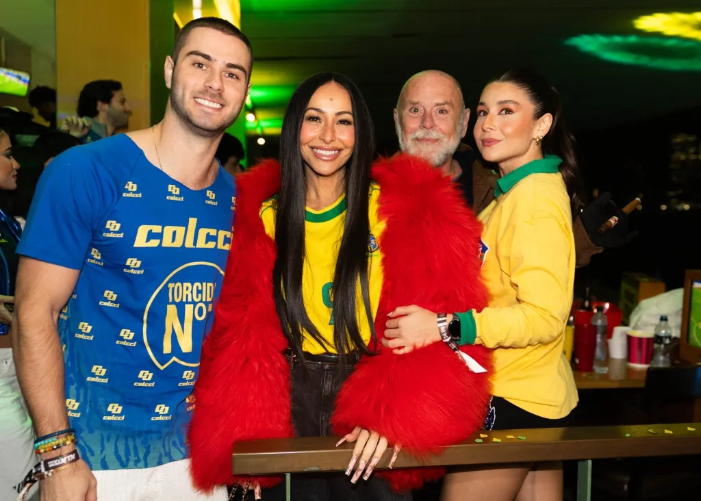 Antonio Oliva, Sabrina Sato, Victor Oliva E Maria Oliva