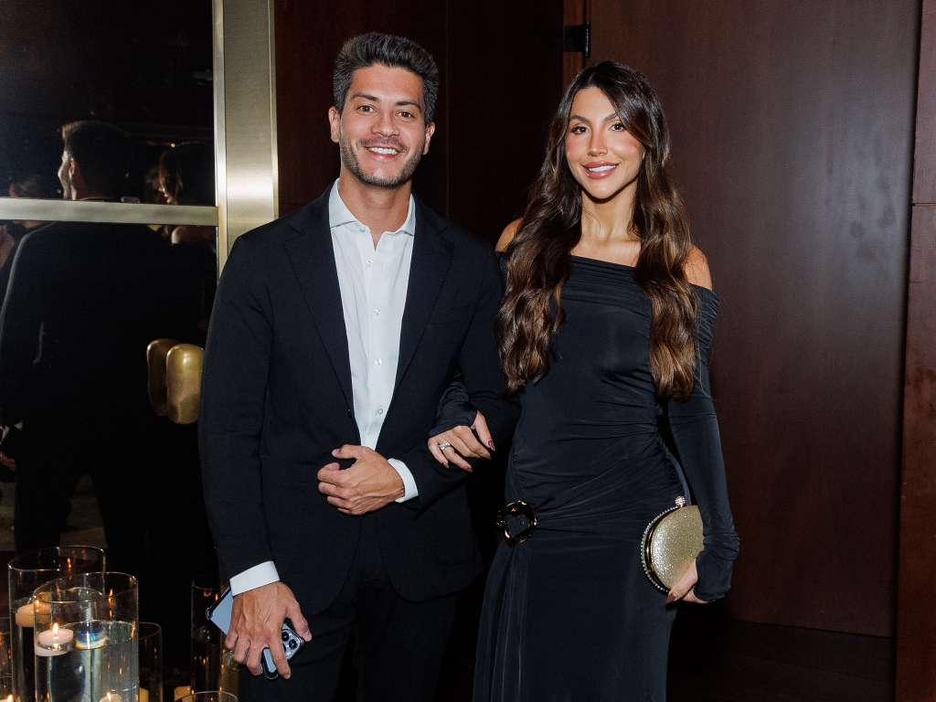 Arthur Aguiar E Jheny Santucci