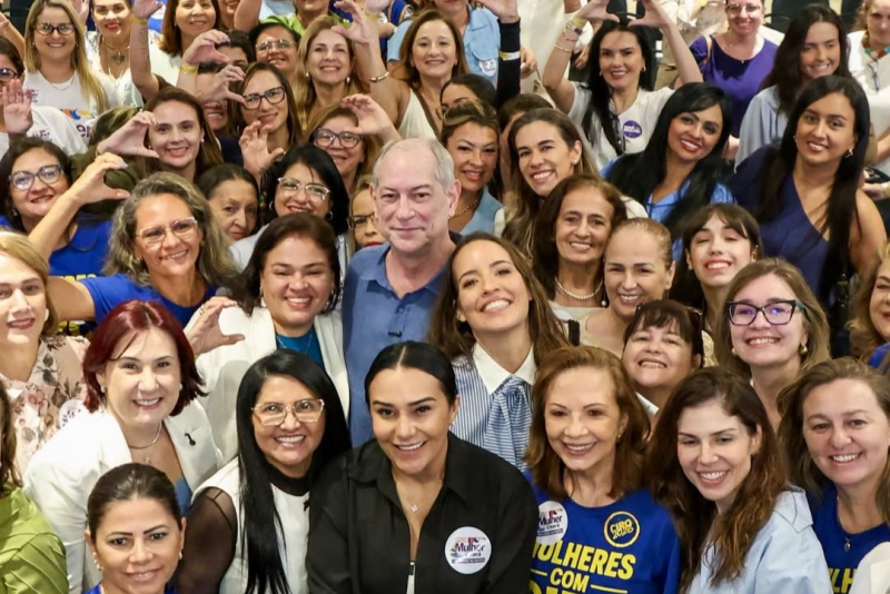 Ciro Gomes participa de encontro do PSDB Mulher Ceará e destaca protagonismo feminino na gestão pública