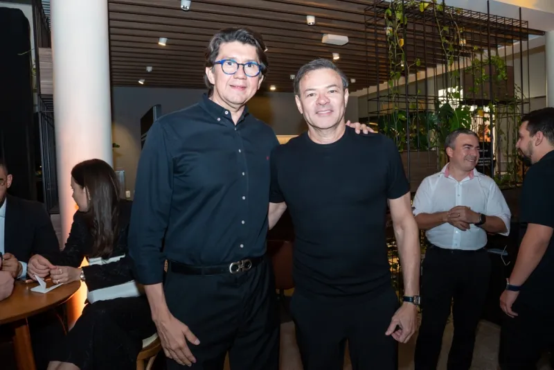 Luxo sobre rodas - Porsche Center Fortaleza revela o novo Cayenne Elétrico em experiência privé all black