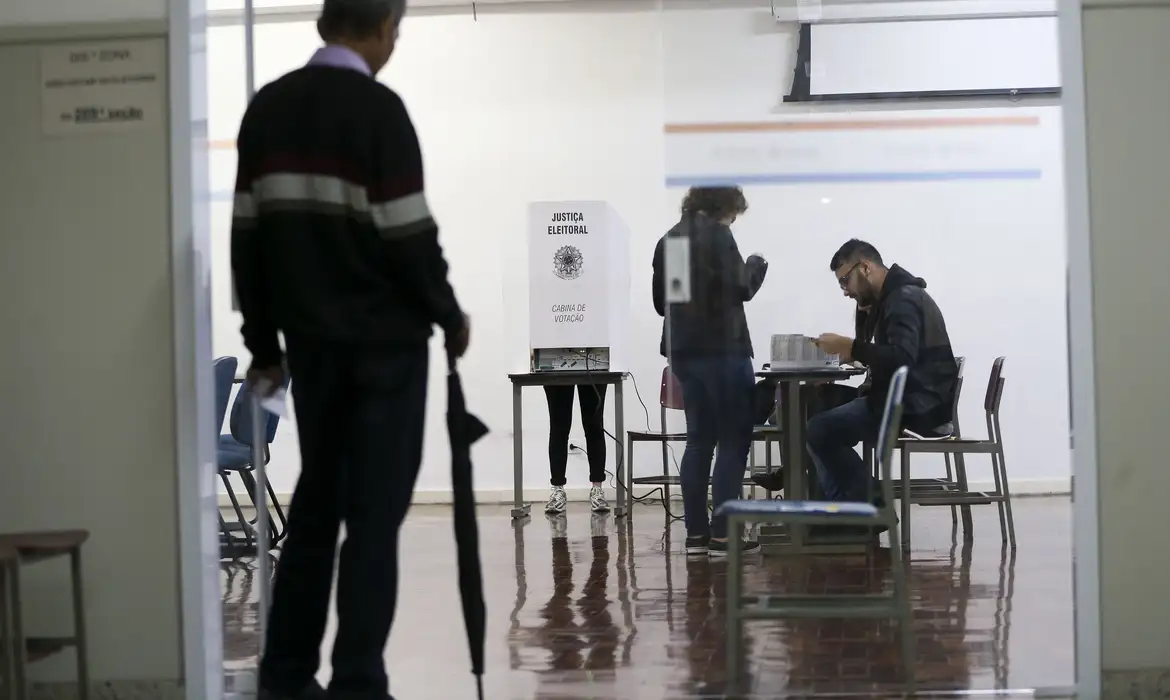 Eleitor sem rótulo desafia a lógica da polarização na corrida eleitoral de 2026