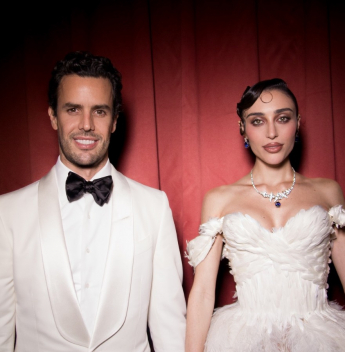 Elisa Zarzur e Alexandre Negrão escolhem o Musée des Arts Forains para o pré-casamento em Paris