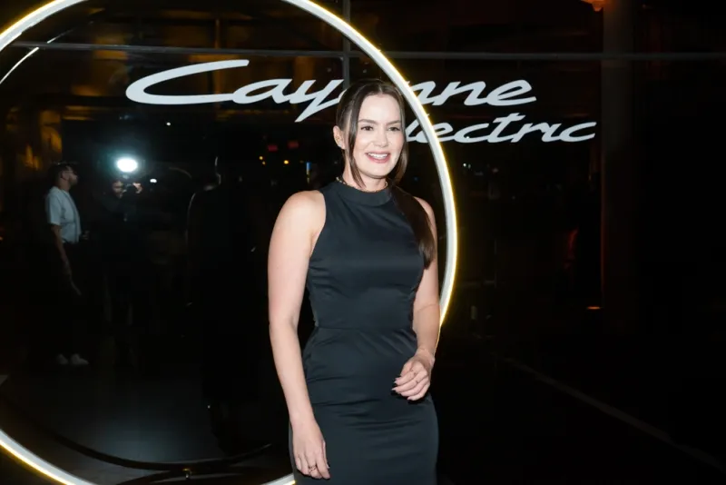 Luxo sobre rodas - Porsche Center Fortaleza revela o novo Cayenne Elétrico em experiência privé all black