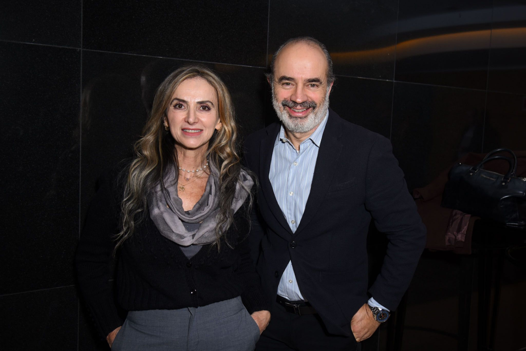 Evaristo E Esposa