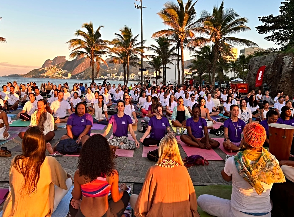 Fortaleza entra na rota global da yoga com experiência na Ponte dos Ingleses