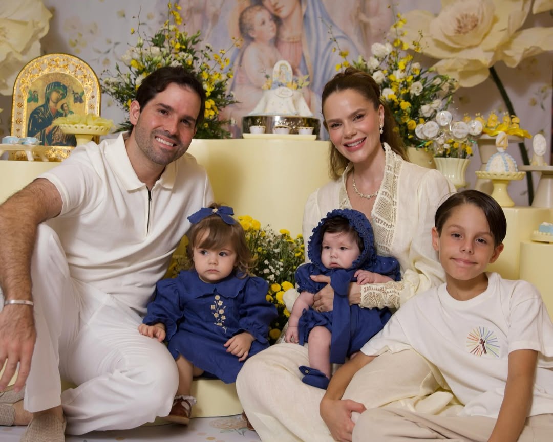 Paulinha Sampaio e Felipe Queiroz Rocha celebram os quatro meses da filha em clima de devoção