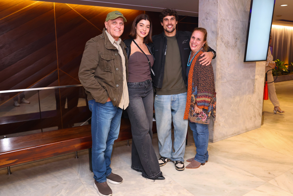 Famosos(as) Fazem Leitura Dramática