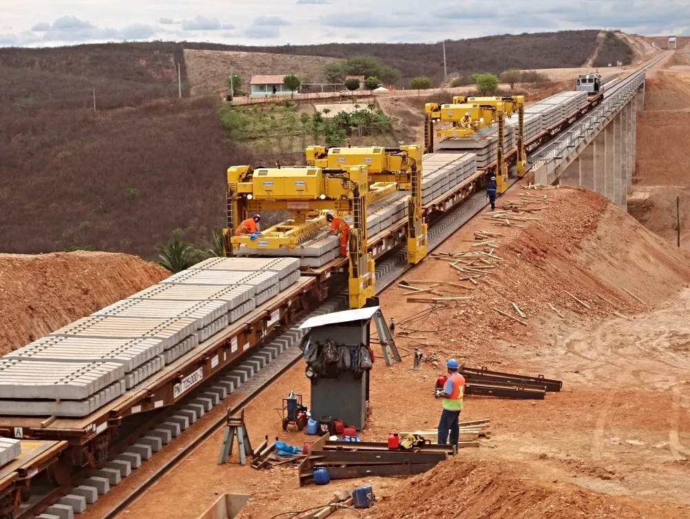 Transnordestina avança no CE e inaugura dois trechos com a presença de Lula