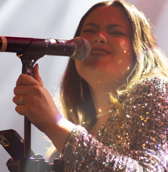 Iate Clube de Fortaleza prepara noite de jazz com Gabi Bruno para o Dia dos Namorados
