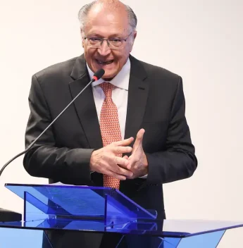 Governo vai defender retomada de obras da Transordestina junto ao TCU