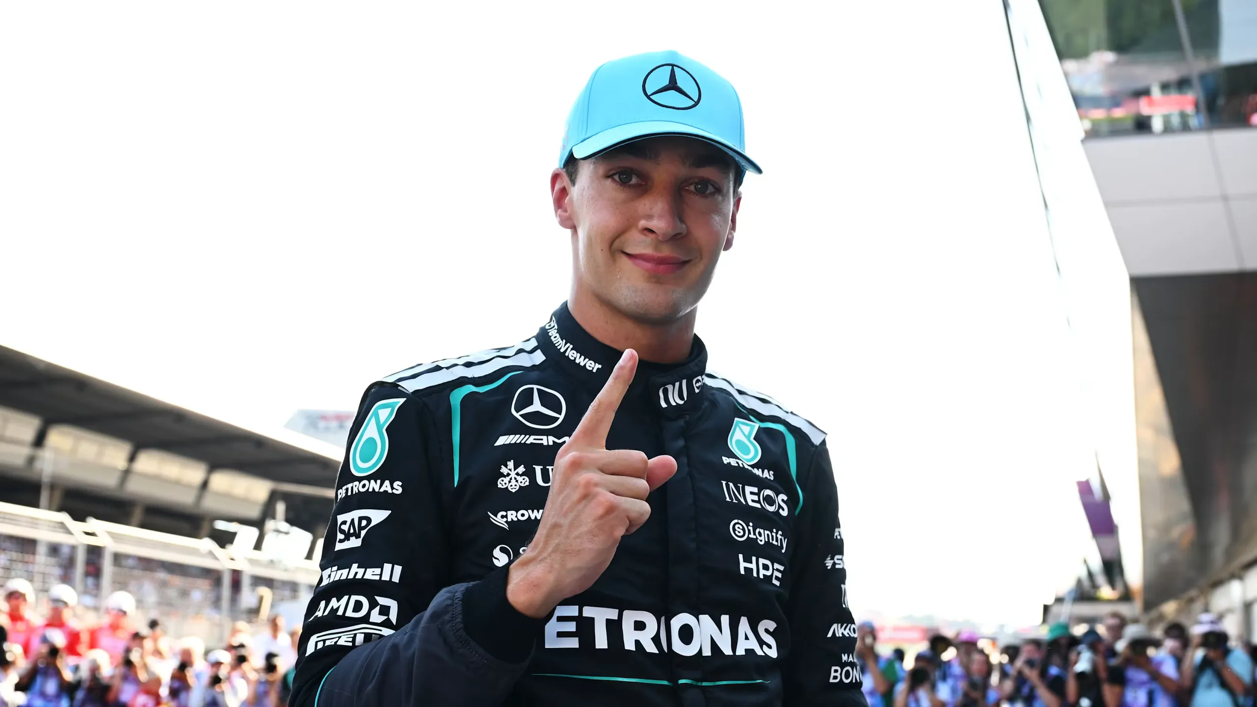 George Russell supera investigação, desbanca Ferrari e conquista a pole do GP da Áustria