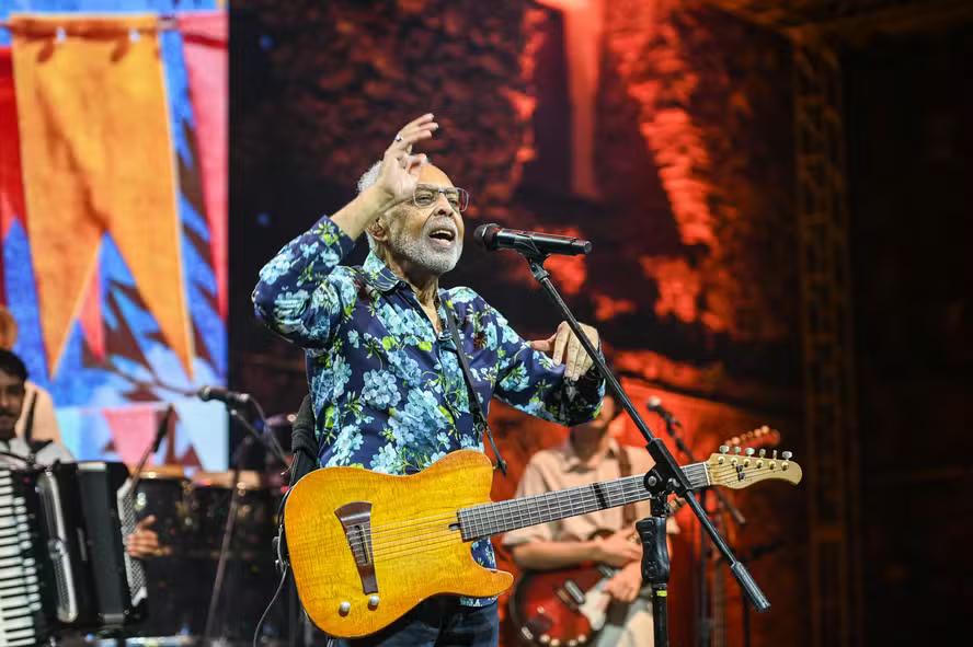 Gilberto Gil conduz noite de cultura e influência na segunda edição do Arraiá Alô Alô Bahia
