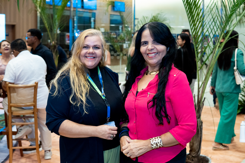 Gilmara Rodrigues E Karlene Costa