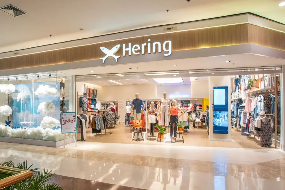 Azzas nega venda da Hering e diz que não há negociações em andamento