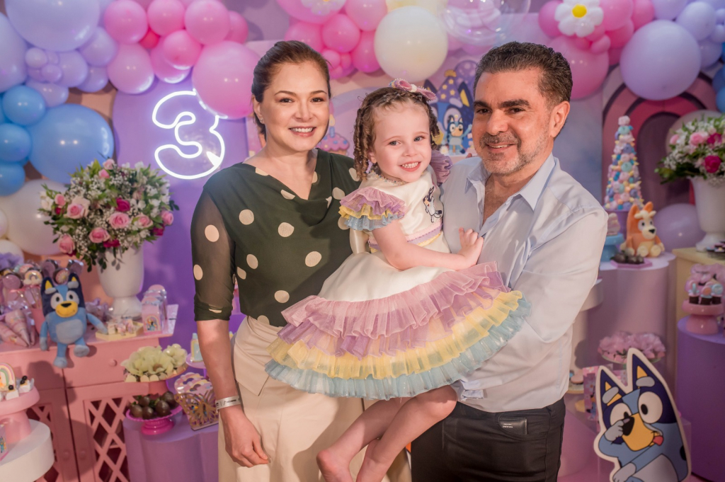 Isaac E Cheyla Furtado Com Maria Heloisa