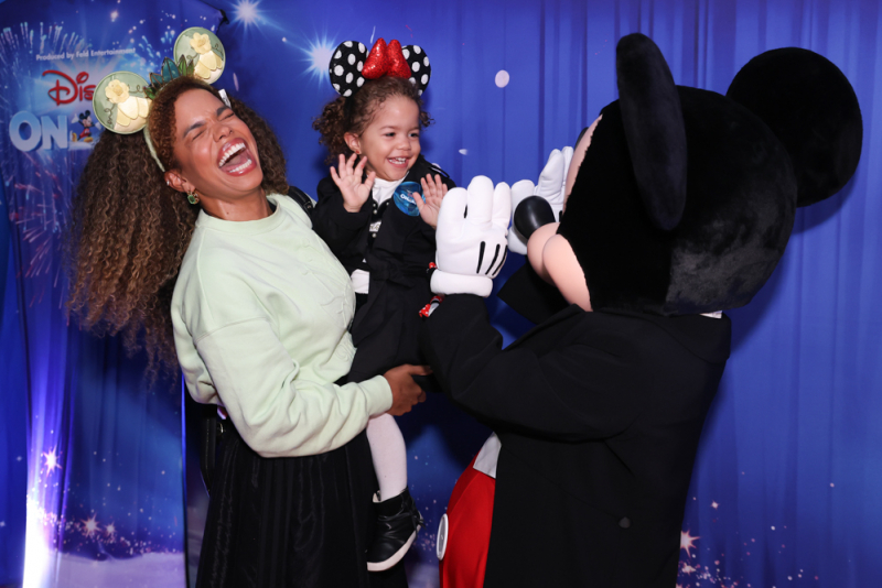 TEMPORADA NO BRASIL - Edson Celulari, Nanda Costa e Ferrugem levam os filhos à estreia do Disney On Ice no Rio de Janeiro