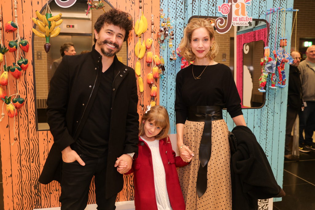Kiara Sasso E Família