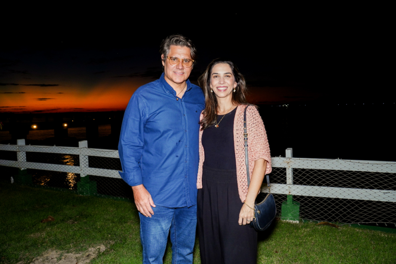 Cheers! - Em clima de tradição renovada, Roberto Machado brinda nova idade no Iate Clube de Fortaleza