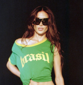 Personalidades transformam referências da Seleção Brasileira em looks para a Copa do Mundo 2026