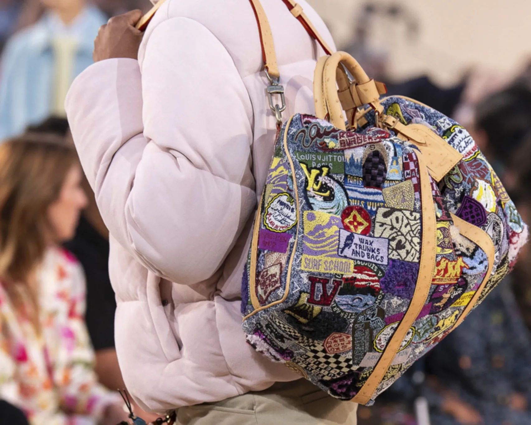 Bolsas conduzem o styling da Louis Vuitton na coleção primavera-verão 2027 de Pharrell Williams