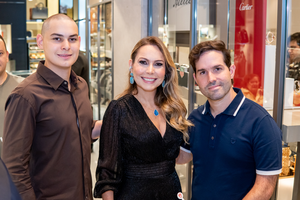 Lucas E Talynie Mihaliuc, E Felipe Queiroz Rocha