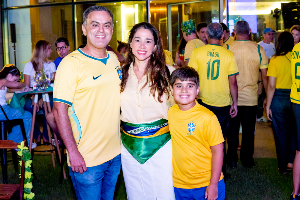 Marcelo, Renata E Henrique Mota