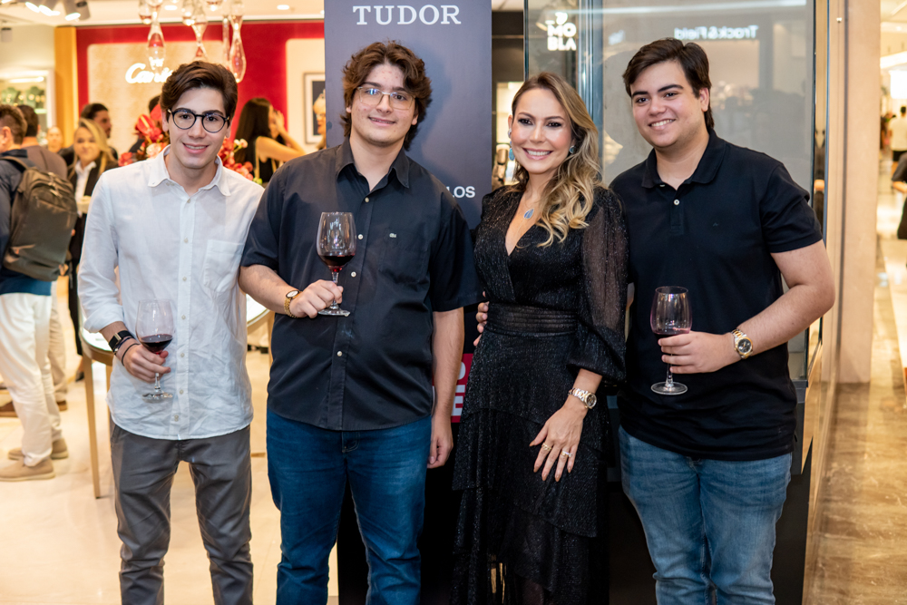 Matheus Vasques, Pedro Henrique, Talynie Mihaliuc E Felipe Timbó(1)