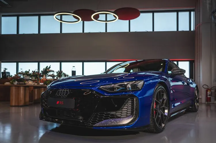 Audi lança no Brasil o RS e-tron GT Performance, modelo mais potente da história da marca