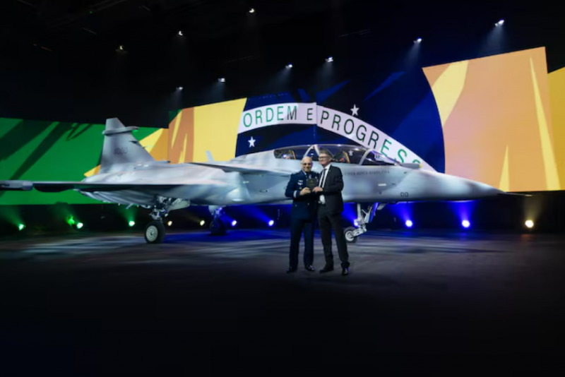 O Gripen F, Apresentado Nesta Semana Pela Fabricante Sueca, Possui Capacidade Para Dois Pilotos E Foi Desenvolvido Para Atuar Em Operações De Maior Complexidade Que O Gripen E