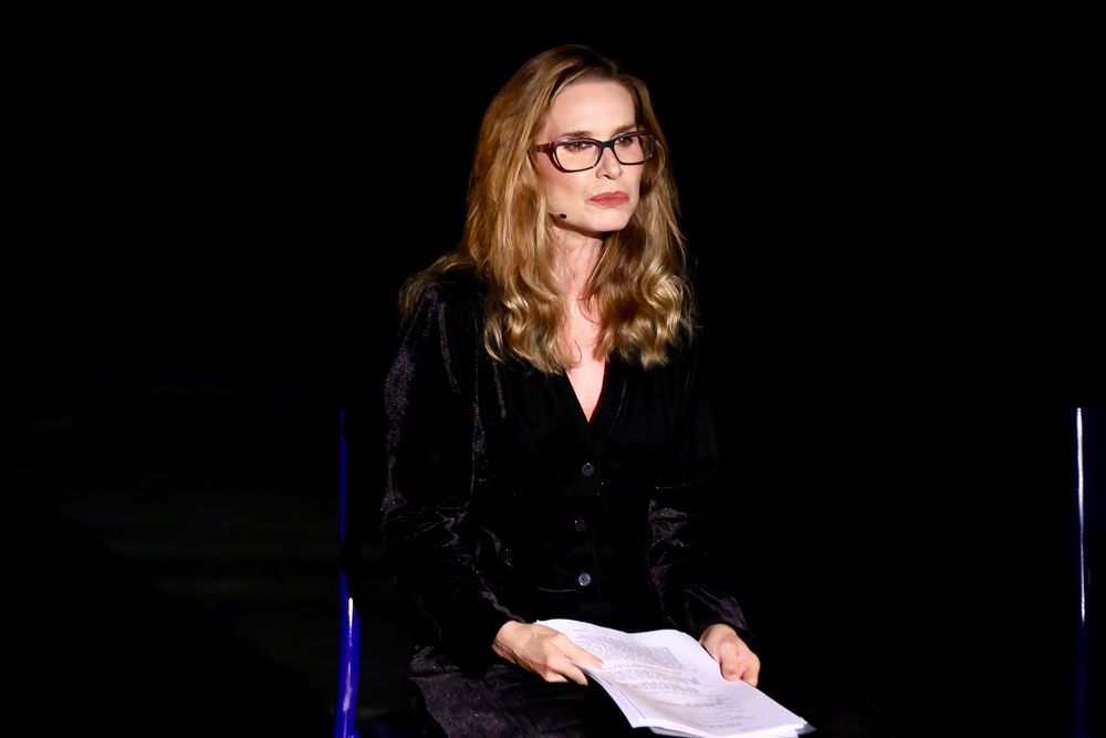 Famosos(as) Fazem Leitura Dramática