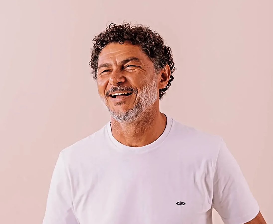 Despedida à beira-mar marca homenagem a Petrônio Tavares no México