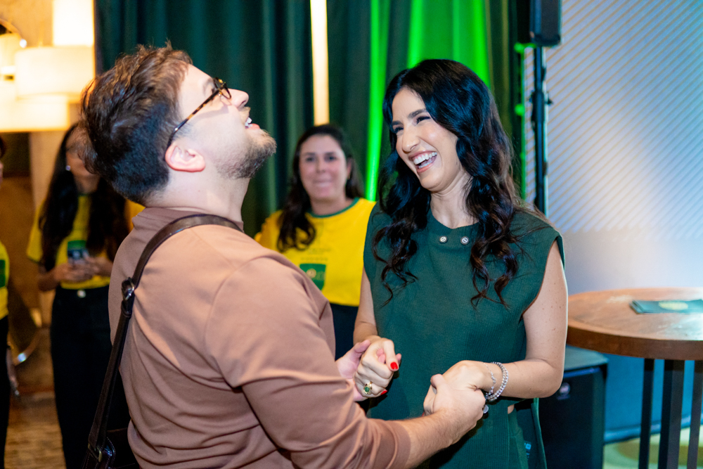 Phelipe Carvalho E Lia Quinderé